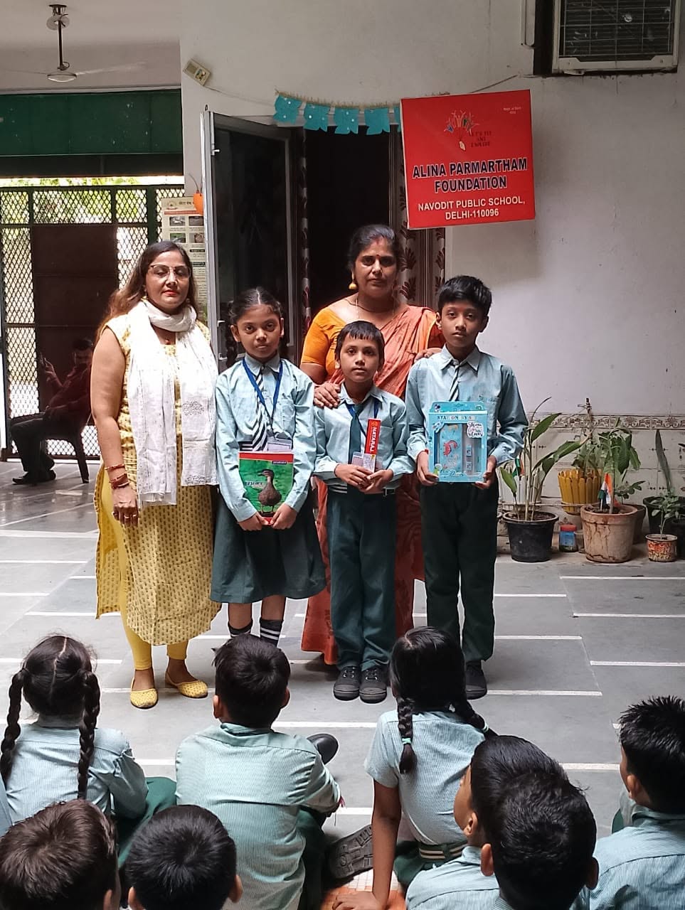 Schoolchildren honoured at Navodit Public School